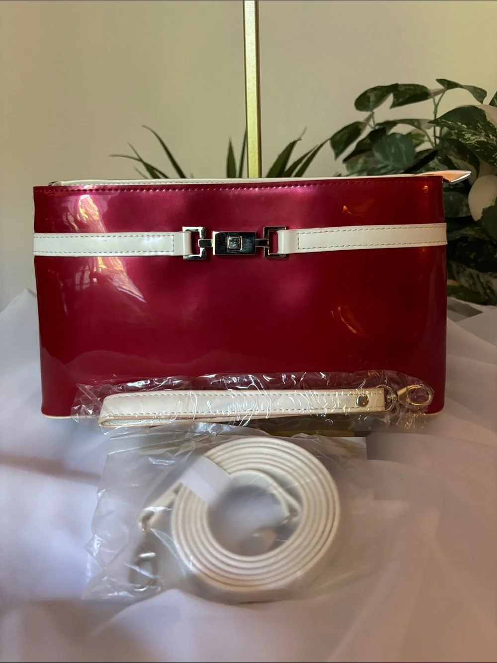 Beijo Red Patent vinyl clutch/shoulder bag Y2K